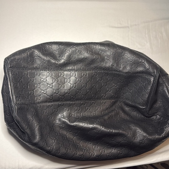 Gucci Sukey Signature Logo Handbag - Picture 9 of 9